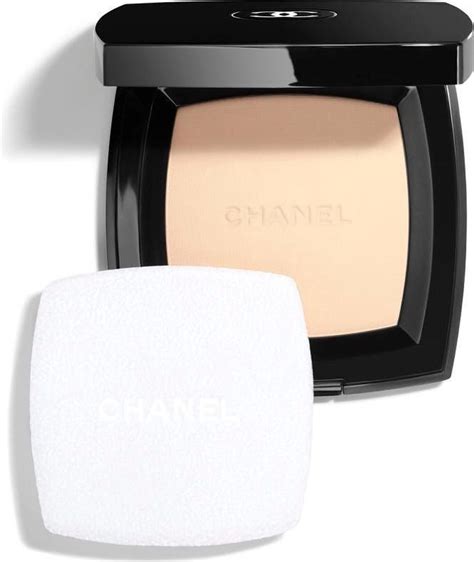 CHANEL POUDRE UNIVERSELLE COMPACTE Natural Finish .